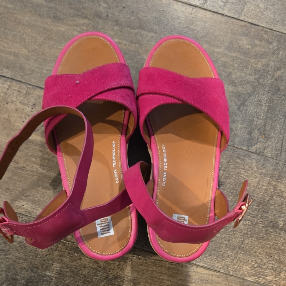 FitflipPink Suede Women's Sandals. New